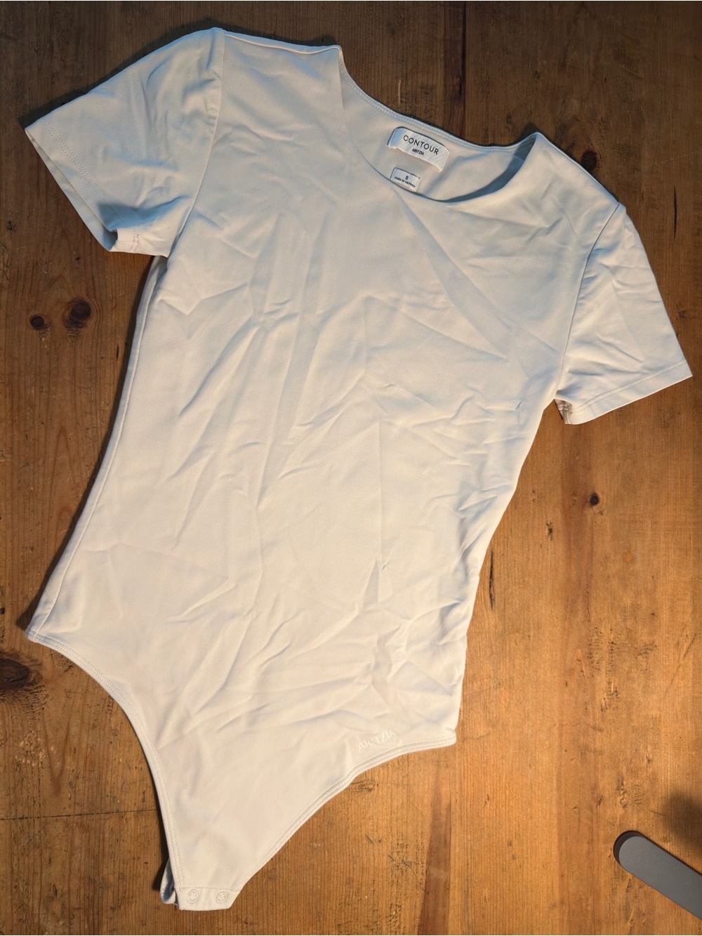 Aritzia contour White Short Sleeve Bodysuit small